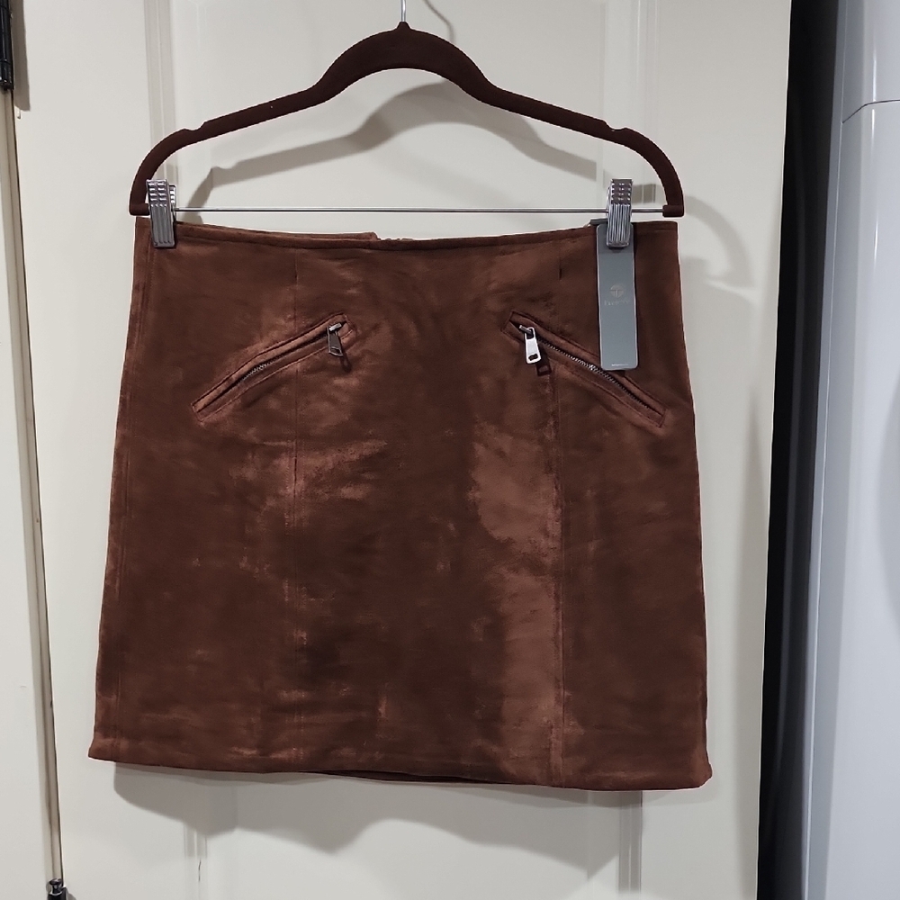 NWT Tractr Faux Suede Brown Mini Skirt With Tags! Super Cute And Soft ✨️🔥